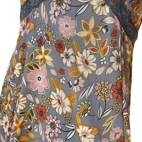 Wallflower Lavender Lace Floral Sleeveless Mini Dress Size Medium - Picture 2 of 8